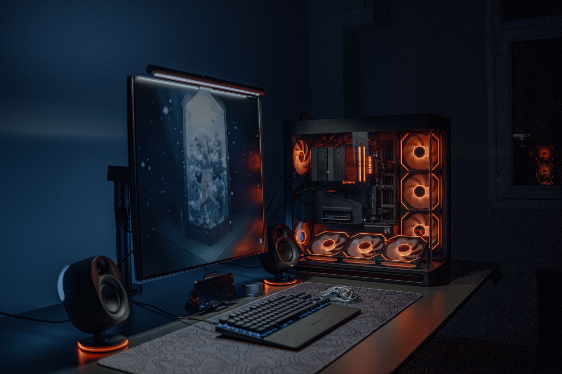 Nowoczesny zestaw gamingowy z podświetlanym PC, monitorem i klawiaturą