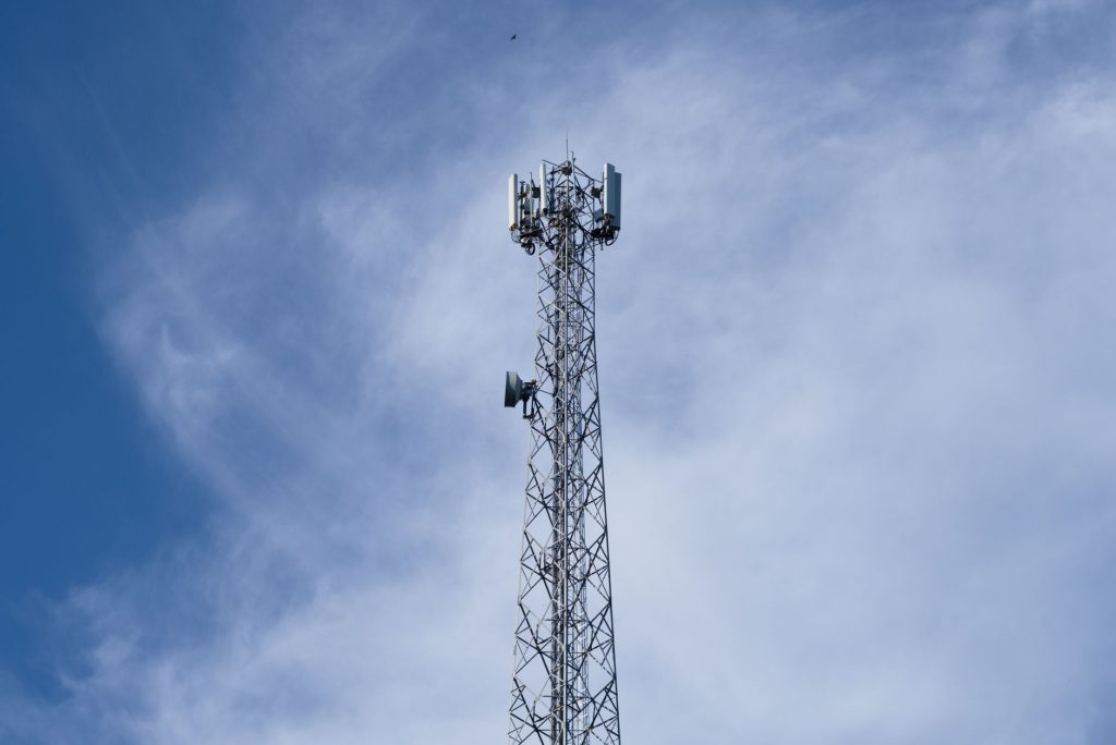 Topologia sieci Private 5G: on-premise core vs chmura publiczna. Co wybrać?